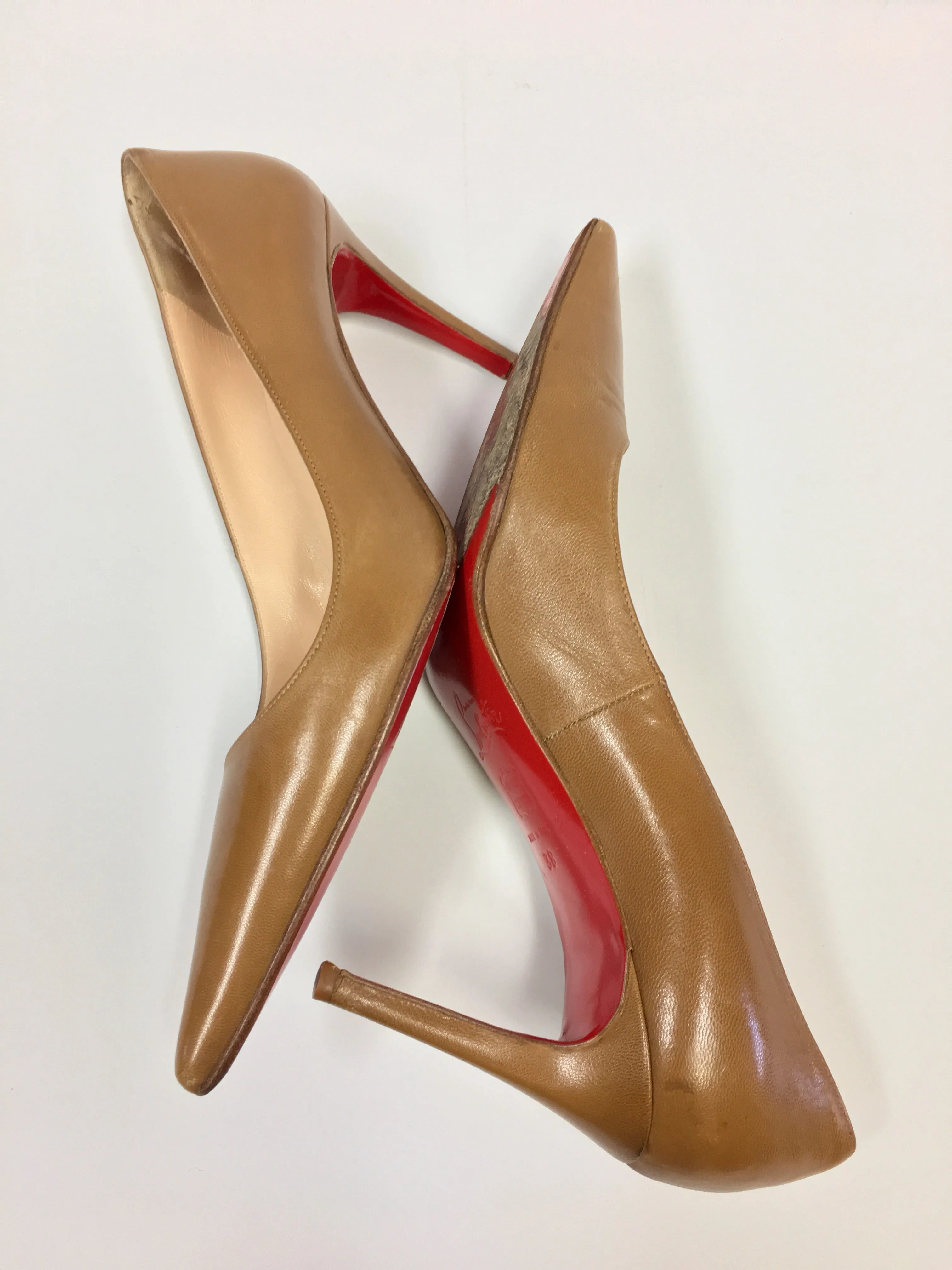 CHRISTIAN LOUBOUTIN LEATHER POINTED RED SOLE PUMPS SIZE 38