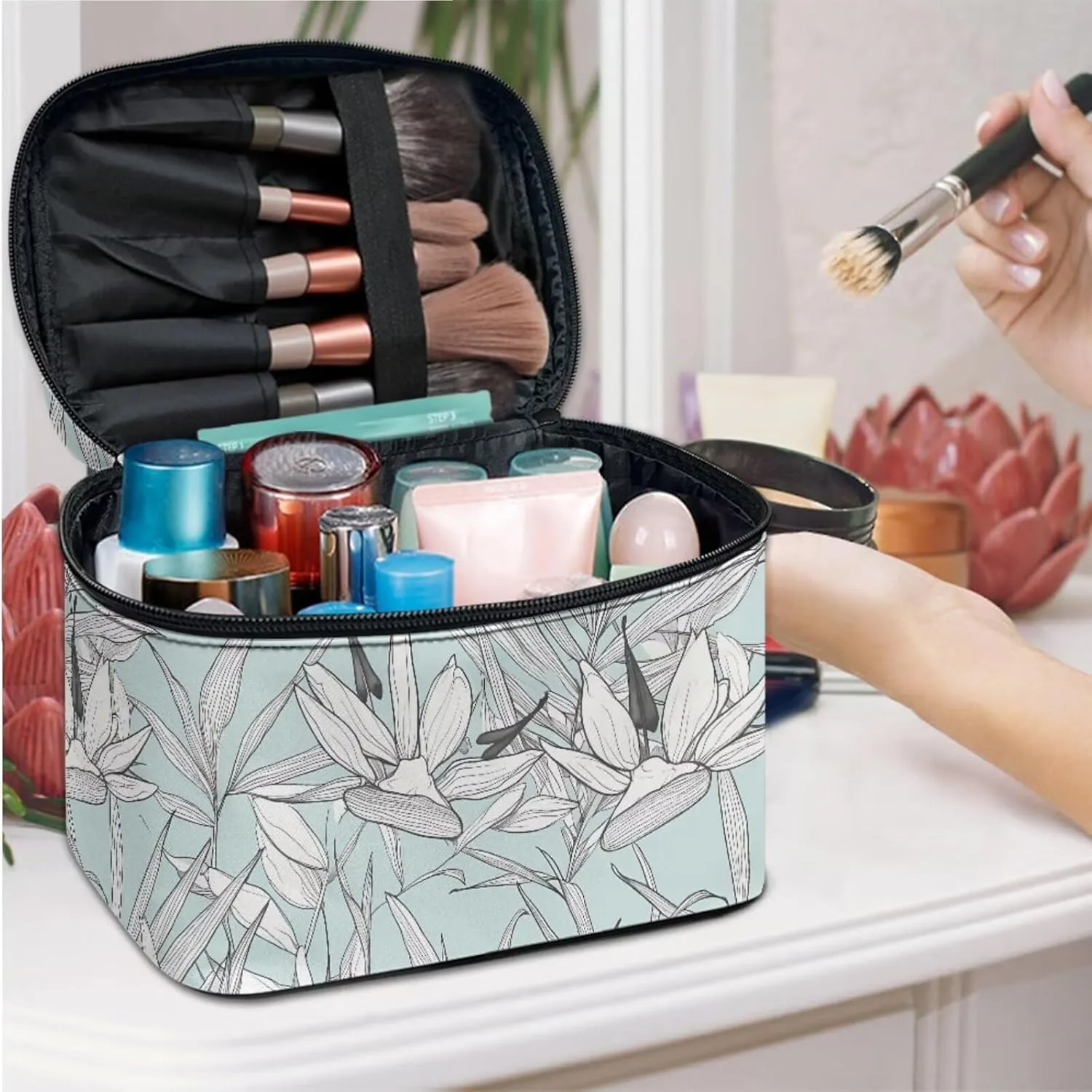 Drawing Tropical Flowers Makeup Organizer Case Toiletry Bag for Women, Bird Of Paradise Floral Travel Cosmetic Bag for Toiletries Essential
