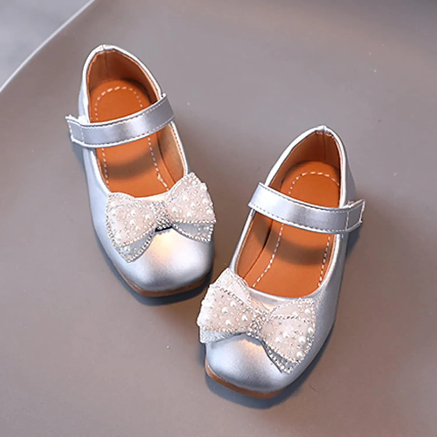 EnJoCho Baby Wedding Shoes Summer And Autumn Fashion Girls Casual Shoes Bow Pearls Flat Bottom Dress Shoes Hook Loop