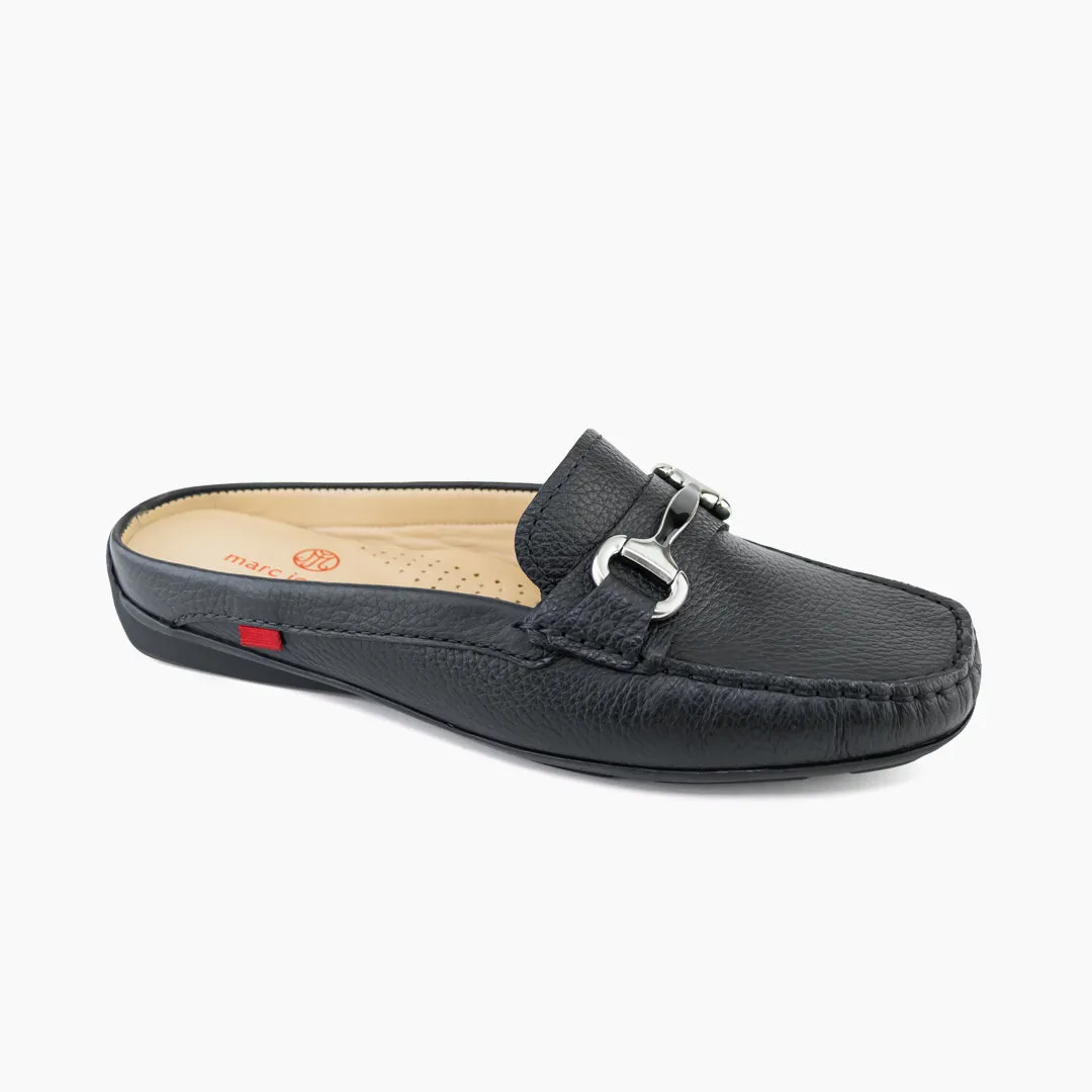 Grand St Mule, Women
