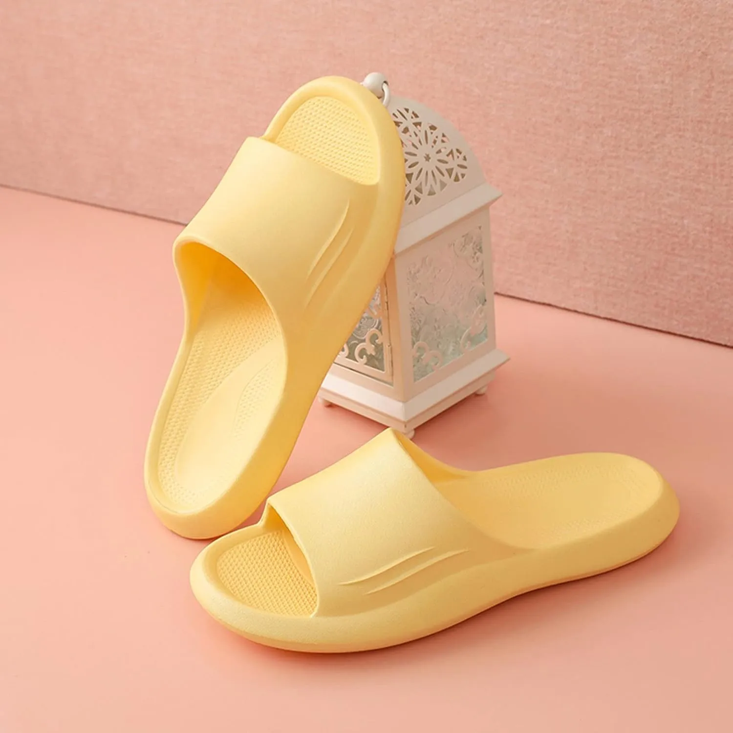 Women's Flat Slippers Shower Shoes for College Dorm Room Pillow Slippers Women's Summer Fashion Slides Sandal