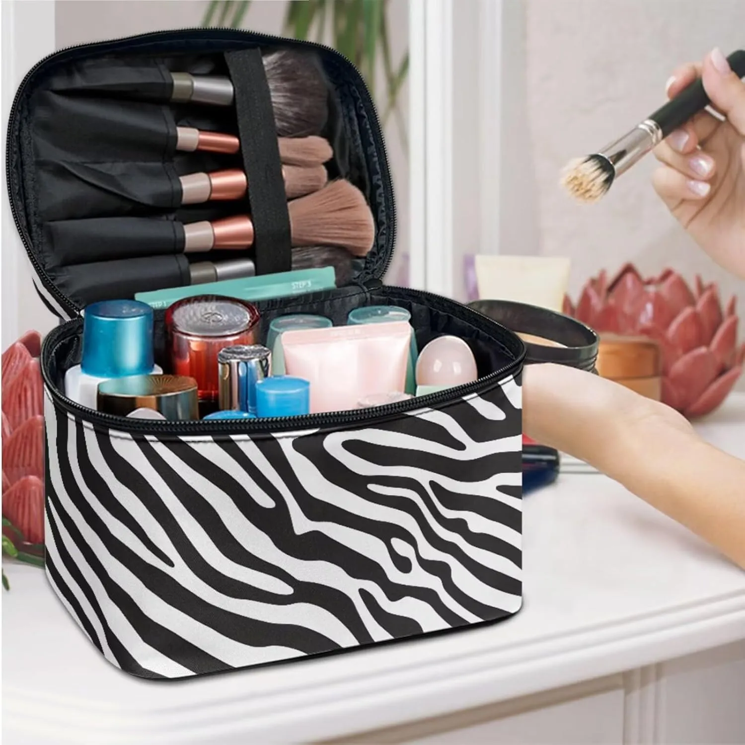 Zebra Stripes Women Large Cosmetic Bag Travel Makeup Bag Handle, Black White Animal Skin Texture Portable Toiletries Bag Brush Bags for Traveling